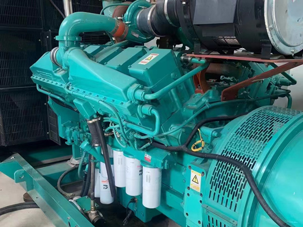 三元更换100kW柴油发电机组机油时，需要注意哪些事项？