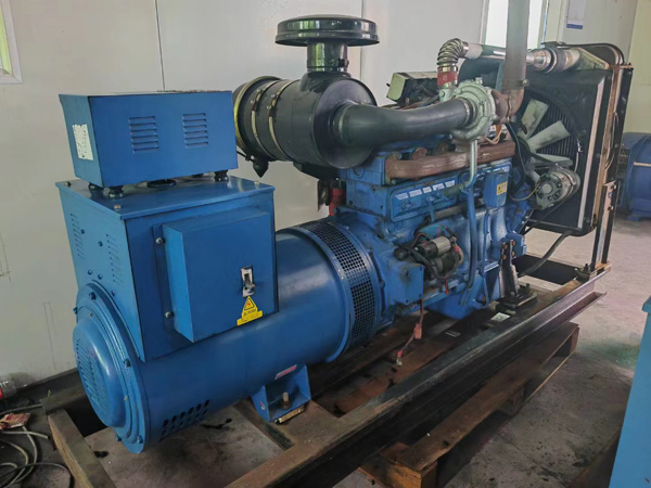 三元100kW柴油发电机组使用多级机油有哪些优缺点？